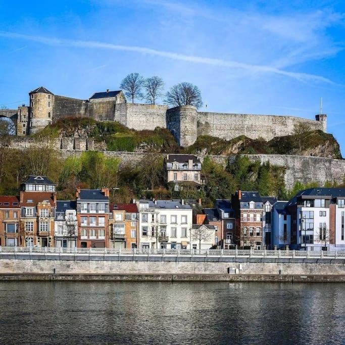 Gite De Charme Bord De Meuse Намюр Екстериор снимка