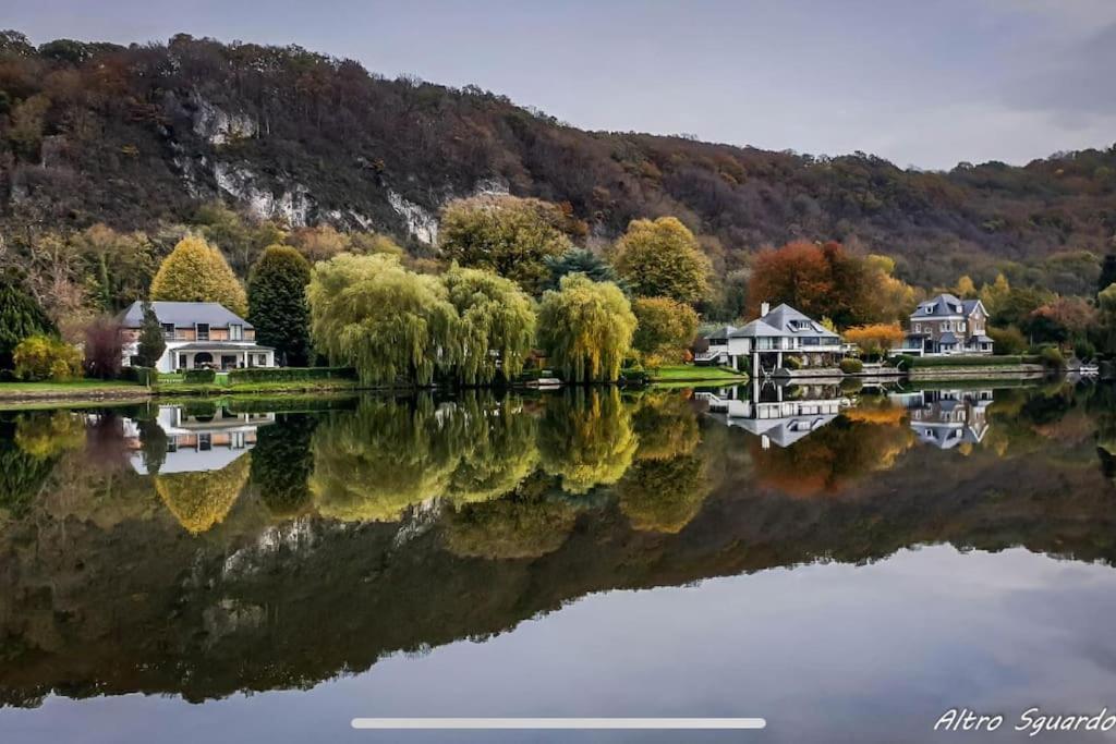 Gite De Charme Bord De Meuse Намюр Екстериор снимка
