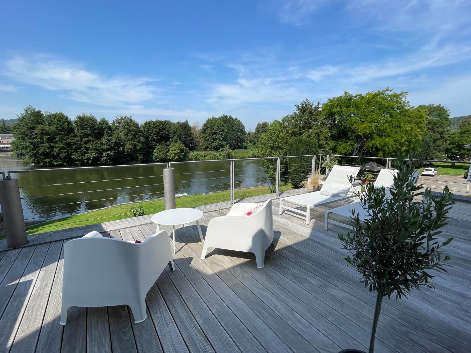 Gite De Charme Bord De Meuse Намюр Екстериор снимка